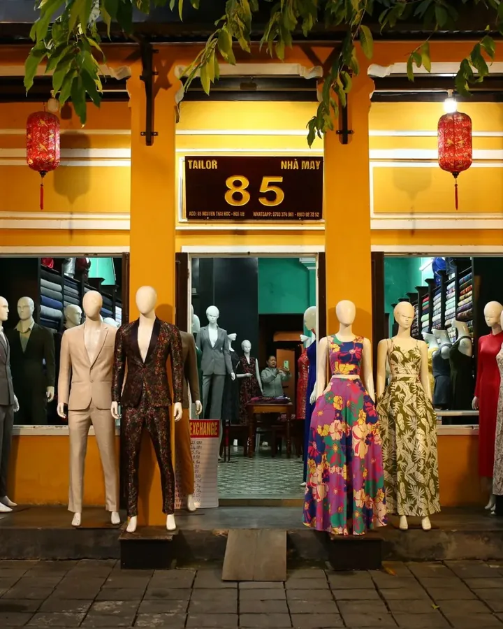 Cửa hàng tại Nhung 1970